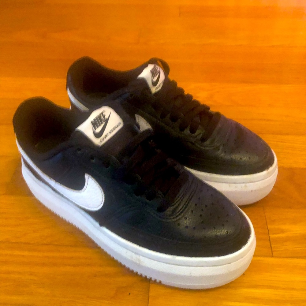 NIKE WOMENS COURT VISION ALTA SHOES SIZE 6